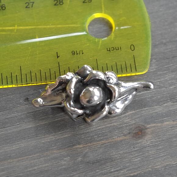 Vintage 925 Sterling Silver Flower Brooch Pin Small 3D Stamped Floral Daisy 3.7g - Picture 8 of 8